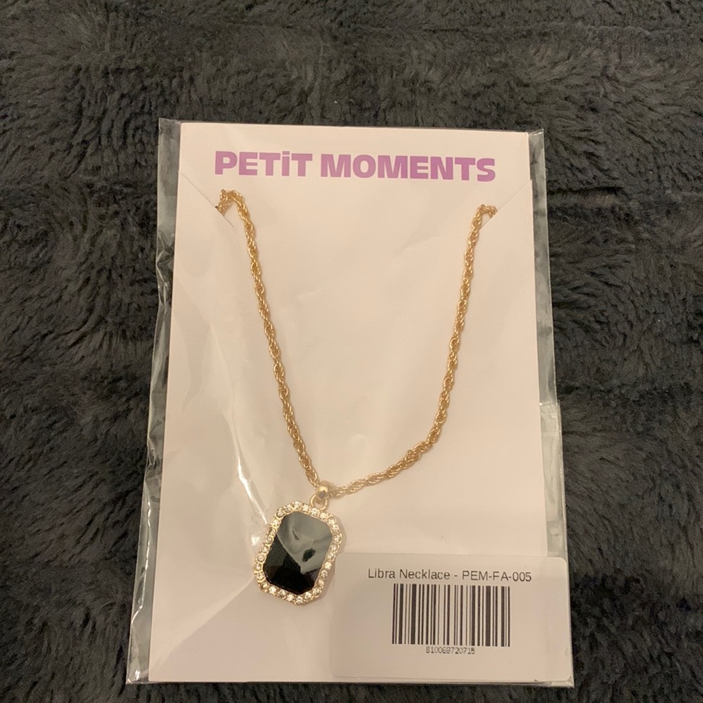 Petit moments necklace